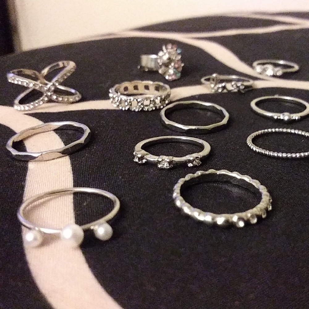 Chic Silver Ring Collection - Picture 2 of 3